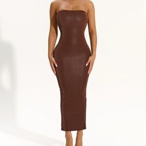 Naked Wadrobe Liquid suede tube dress (B3)